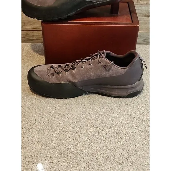 Arcteryx Konseal AR Shoes Women’s 9.5 Vibram Megagrip Purple Hicking Ortholite