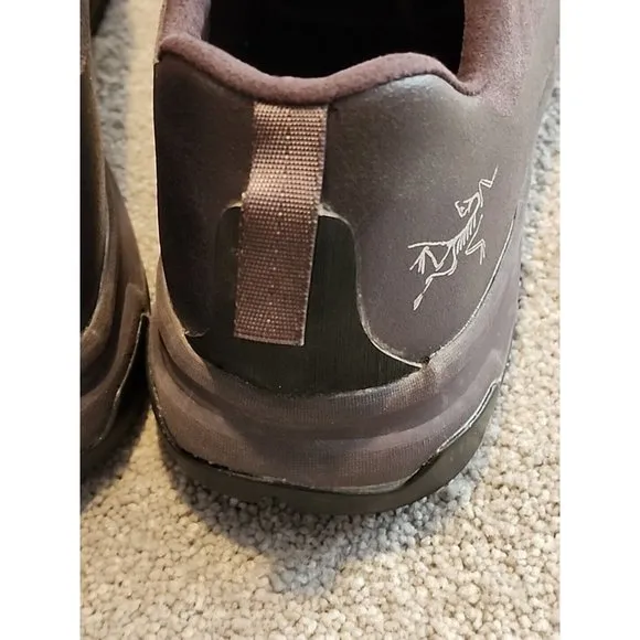 Arcteryx Konseal AR Shoes Women’s 9.5 Vibram Megagrip Purple Hicking Ortholite