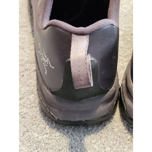 Arcteryx Konseal AR Shoes Women’s 9.5 Vibram Megagrip Purple Hicking Ortholite