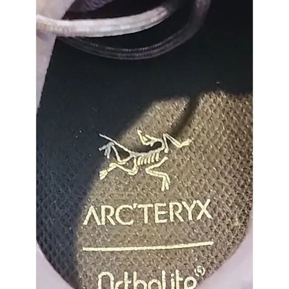 Arcteryx Konseal AR Shoes Women’s 9.5 Vibram Megagrip Purple Hicking Ortholite