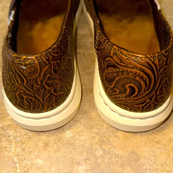 Ariat Men’s Brown Leather Shoes sz 10