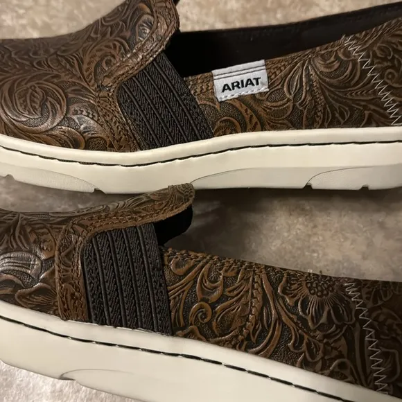 Ariat Men’s Brown Leather Shoes sz 10