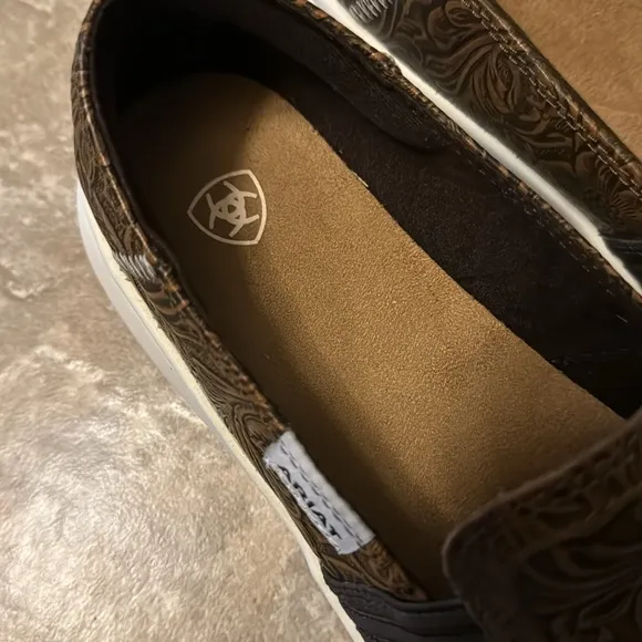 Ariat Men’s Brown Leather Shoes sz 10
