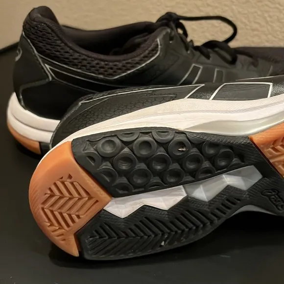 ASICS Gel Rocket‎ Volleyball Shoes Women’s 7.5