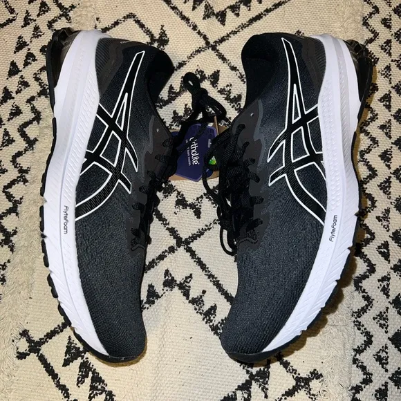 ASICS GT-1000 Flytefoam tennis shoes