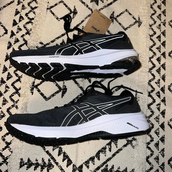 ASICS GT-1000 Flytefoam tennis shoes