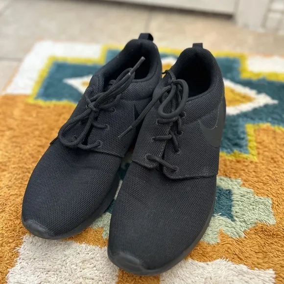 Assorted footwear collection - women’s 8.5