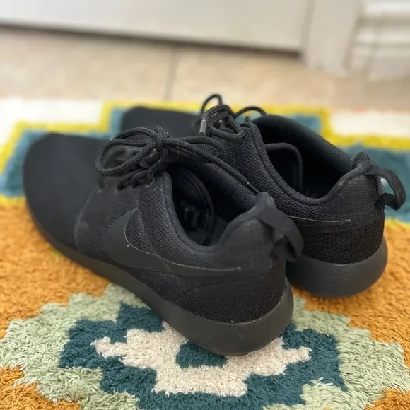 Assorted footwear collection - women’s 8.5