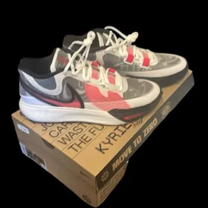 Authentic Nike Kyrie size 11 men’s shoes NIB Retail$189NEW