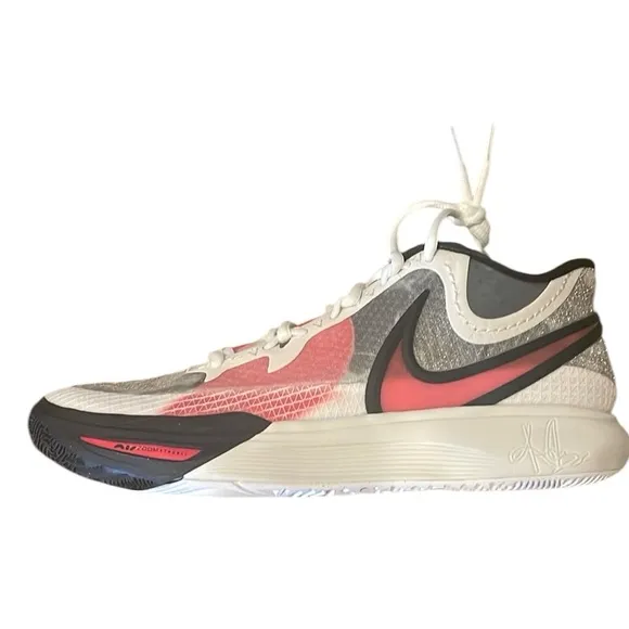 Authentic Nike Kyrie size 11 men’s shoes NIB Retail$189NEW