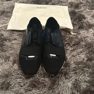 Balenciaga runners size 40 authentic patent leather, navy blue and black