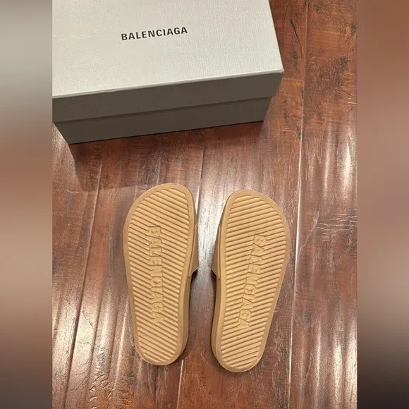 Balenciaga Women’s Pool Slide Sandal in Beige / women’s size 8 or men’s size 6.5