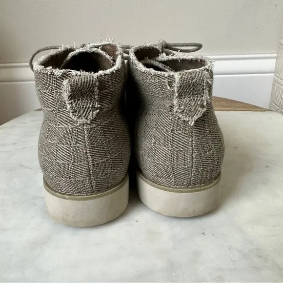 BearPaw Womans Cher chukka ankle boot Canvas shoes size 6