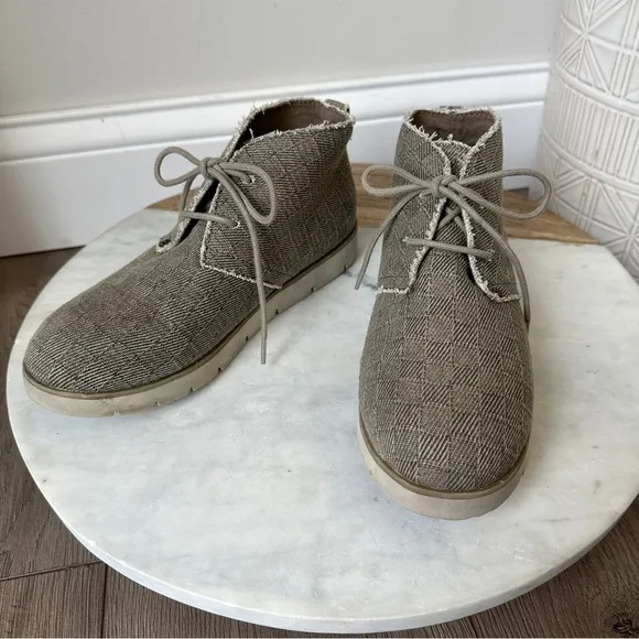 BearPaw Womans Cher chukka ankle boot Canvas shoes size 6