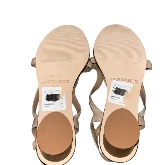 Bernardo women’s size 9M heeled Sandals