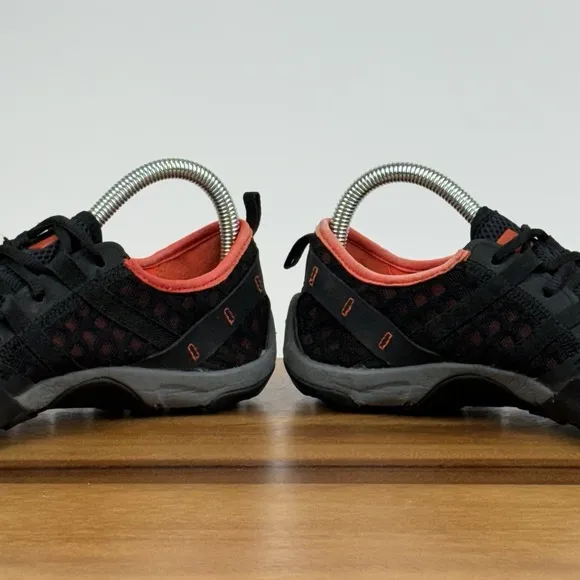 Big Kids Boys New Balance Minimus 10v1 Black Alpha Orange Trail Shoes Size 5.5 Y