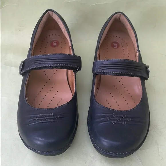 Black Leather Clarks Structured Mary Jane Shoes
