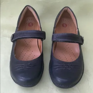 Black Leather Clarks Structured Mary Jane Shoes