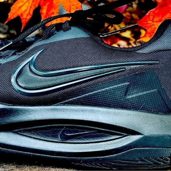Black Nike Men’s precision Basketball shoes