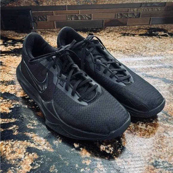 Black Nike Men’s precision Basketball shoes