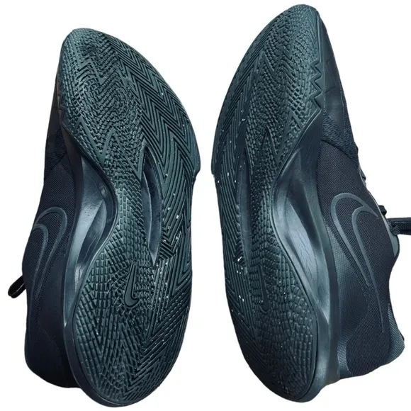 Black Nike Men’s precision Basketball shoes