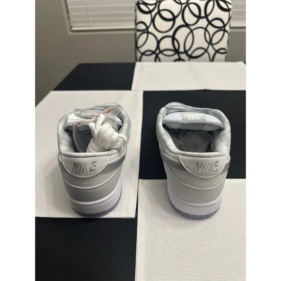 Brand New Nike SB Low Dunk White Lobsters Men’s Size 9.5