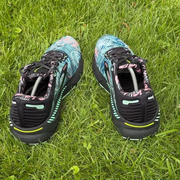 BROOKS ADRENALINE GTS 22 - Women’s Running Shoes - SIZE 10