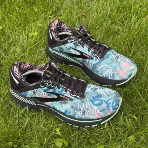 BROOKS ADRENALINE GTS 22 - Women’s Running Shoes - SIZE 10
