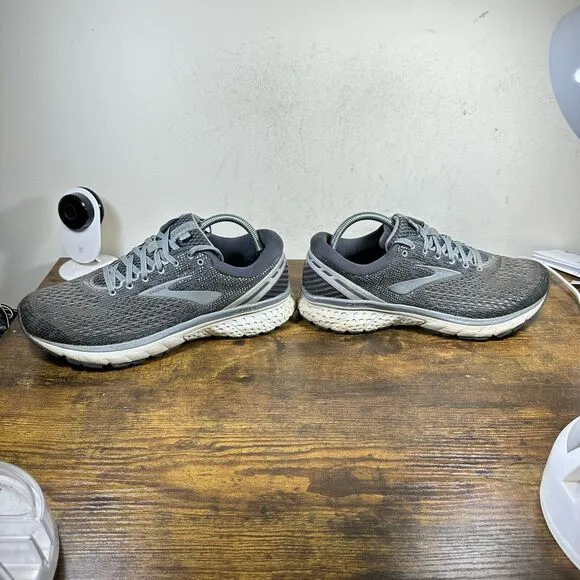 Brooks Ghost 11 1102882E003 Gray White Shoes Sneakers Men’s Size 9.5 2E‎