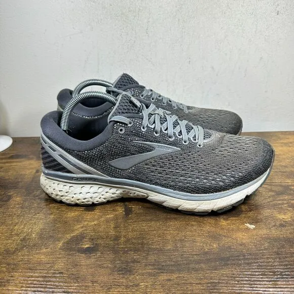 Brooks Ghost 11 1102882E003 Gray White Shoes Sneakers Men’s Size 9.5 2E‎