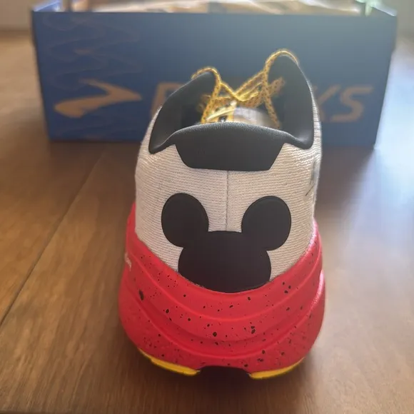 Brooks Ghost Max 2 Mickey Mouse Shoes Men’s 9.5