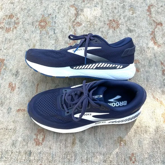 Brooks GTS Beast 24 EUC Blue Athletic Shoes Men’s Sz 10