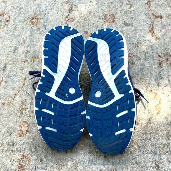 Brooks GTS Beast 24 EUC Blue Athletic Shoes Men’s Sz 10