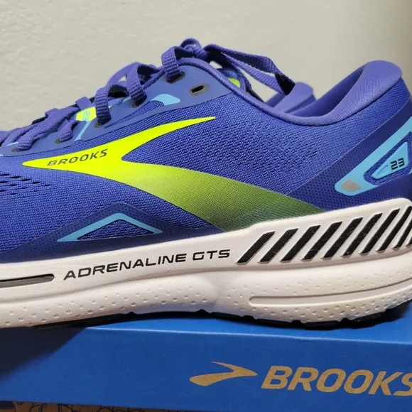 Brooks Men’s Adrenaline GTS 23 12 Medium Blue and green