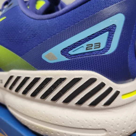 Brooks Men’s Adrenaline GTS 23 12 Medium Blue and green