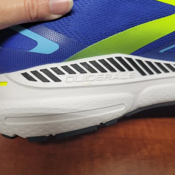 Brooks Men’s Adrenaline GTS 23 12 Medium Blue and green