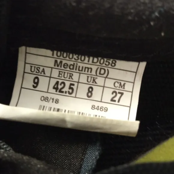 Brooks Men's Speed Neutral Black and Gold Track Spikes Running Shoes Siz…