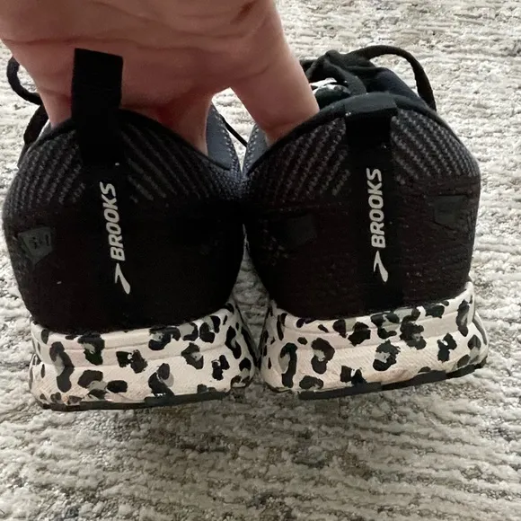 Brooks Revel 5 Womens Size 10 Shoes Running Sneakers Walking Black Leopard
