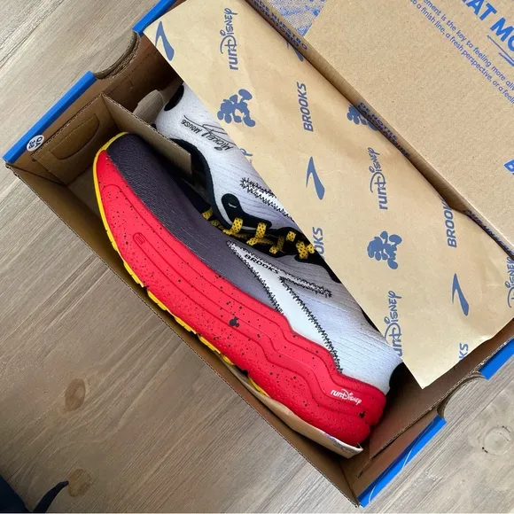 Brooks Run Disney Mickey Mouse Red and Black Shoes NIB women’s 9 Ghost Max 2