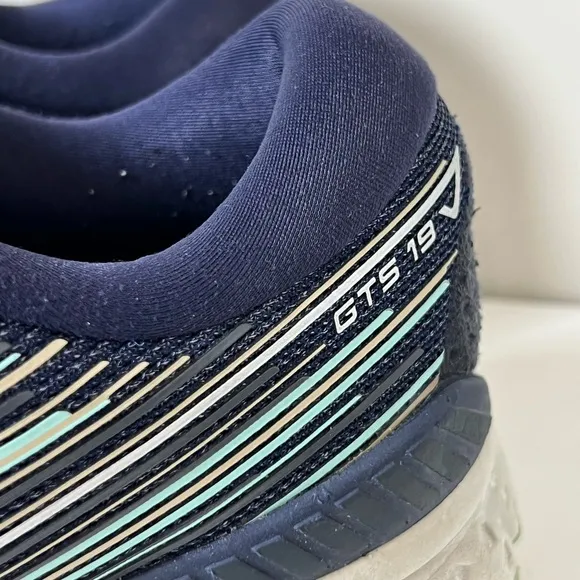 Brooks Sz. 11 GTS19 Adrenaline Navy Mesh Knit Lightweight Athletic Running Shoe