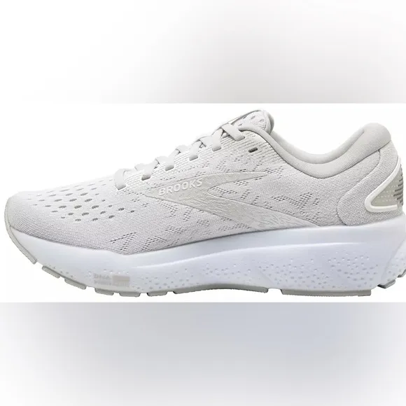 Brooks Women's Ghost 16 Running Shoes Natural Size 8.5 NWT in packaging