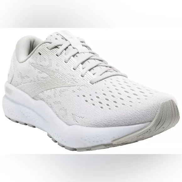 Brooks Women's Ghost 16 Running Shoes Natural Size 8.5 NWT in packaging