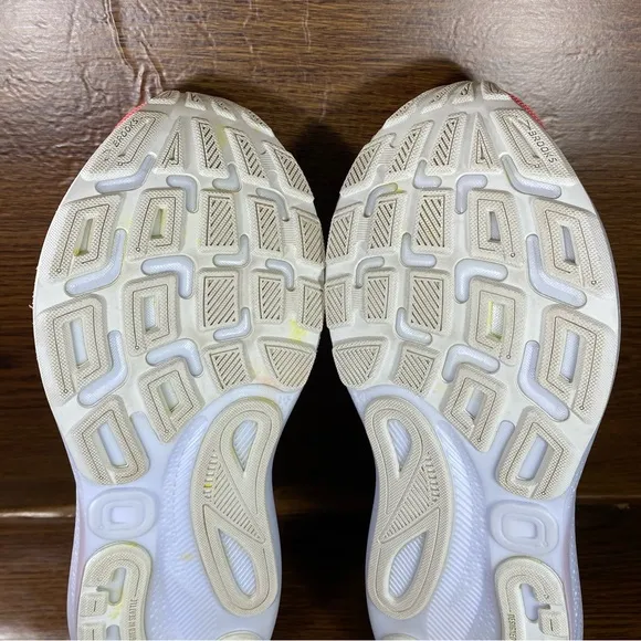 Brooks women’s shoe size 10