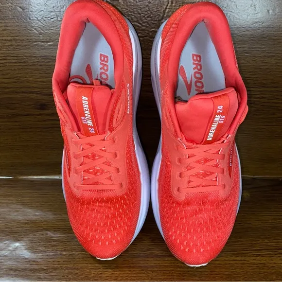 Brooks women’s shoe size 10