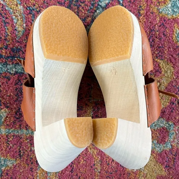 BRYR | Women's Tan Leather Penny Tassel Clog Mid Heel, peek a boo sides, sz 6.5