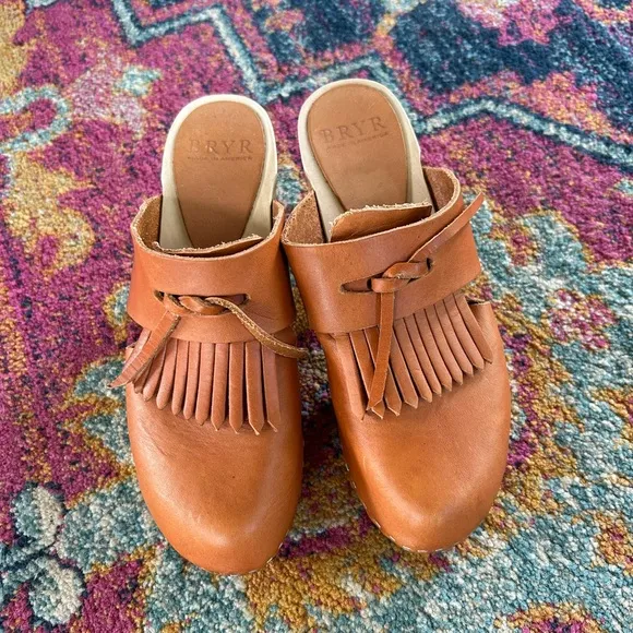 BRYR | Women's Tan Leather Penny Tassel Clog Mid Heel, peek a boo sides, sz 6.5