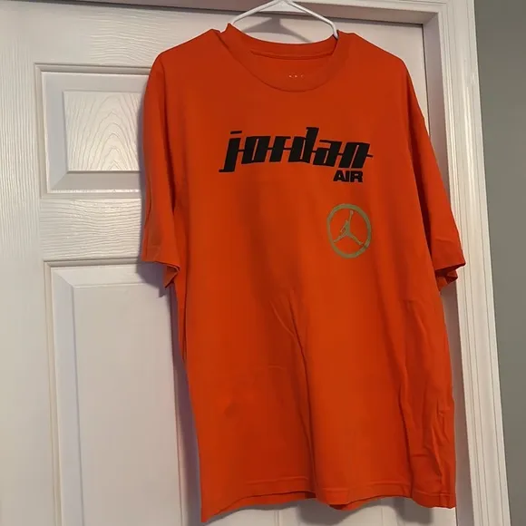 (BUNDLE 4)Like new jordan mid 1 lightbulbs and matching clothing set bundle