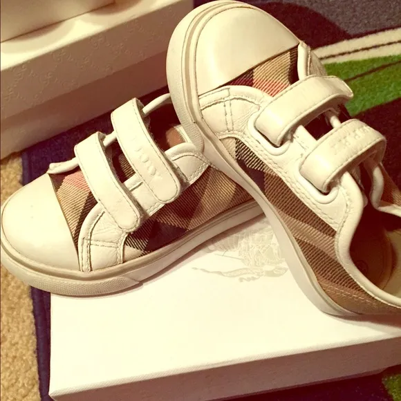 Burberry  unisex shoes