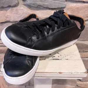 BYLT men’s leather sneakers size 11.5.