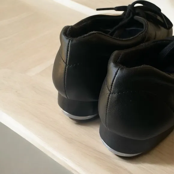CAPEZIO CADENCE BLACK LEATHER Tap Dance Shoes Women’s Size 9 NWOT Gothic